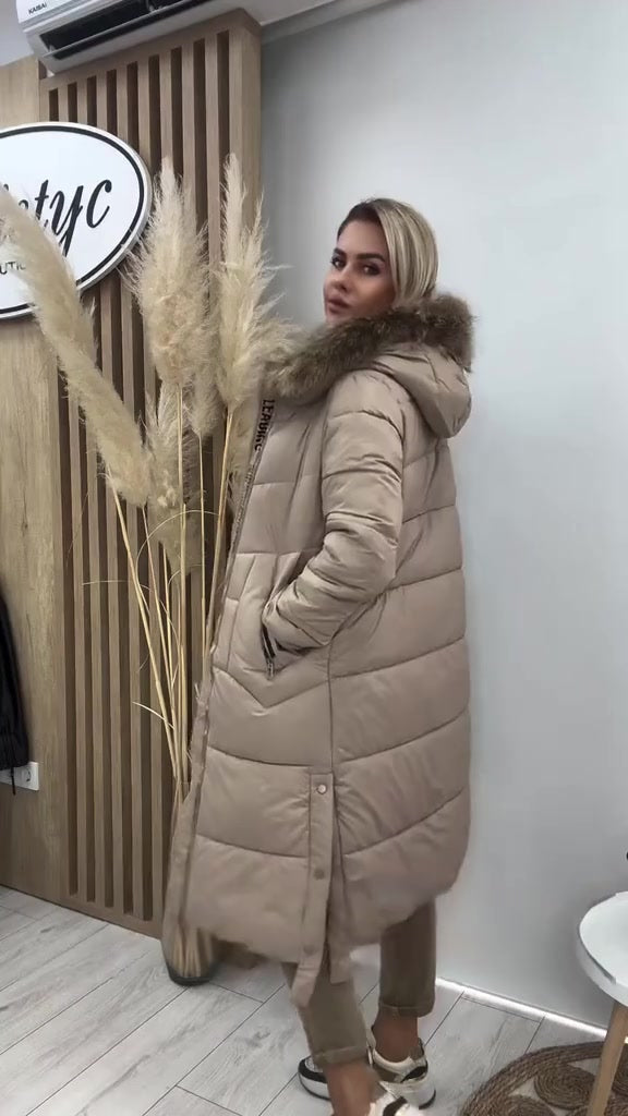 Elysavine - Lange Winterjas met Bontkraag