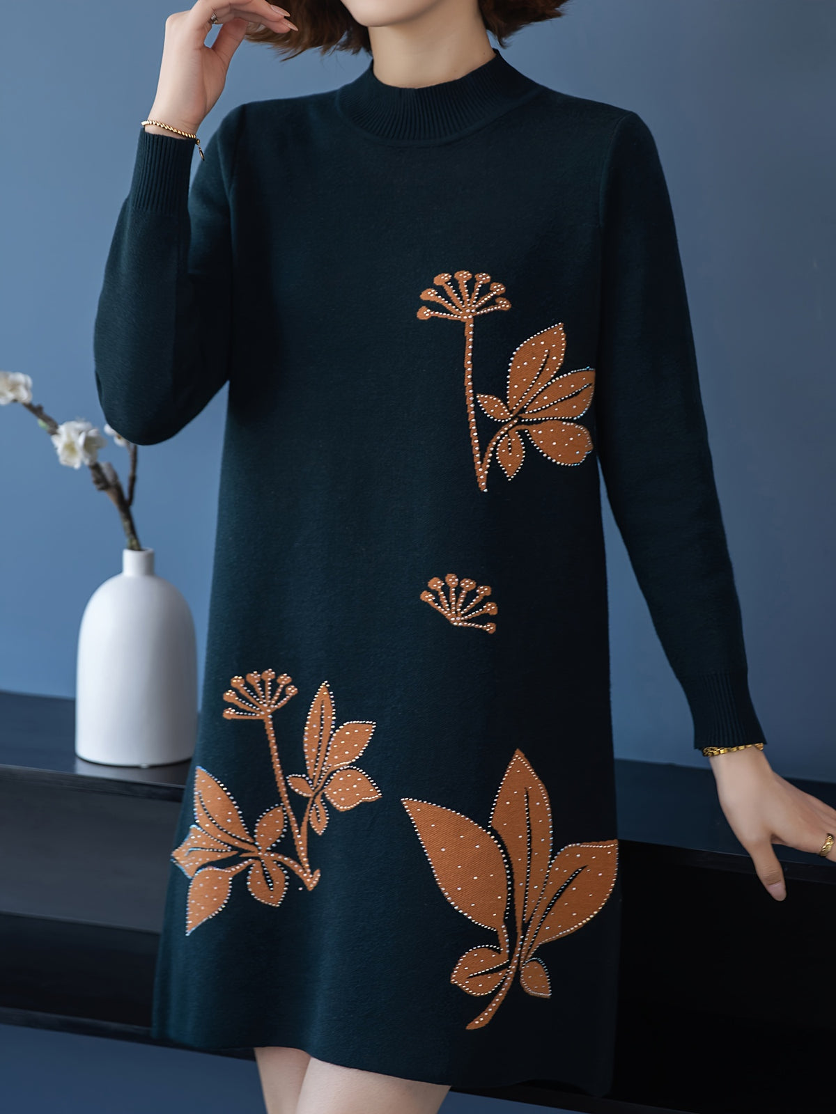 Lourdes - Elegante gebreide bloemenjurk met ronde hals