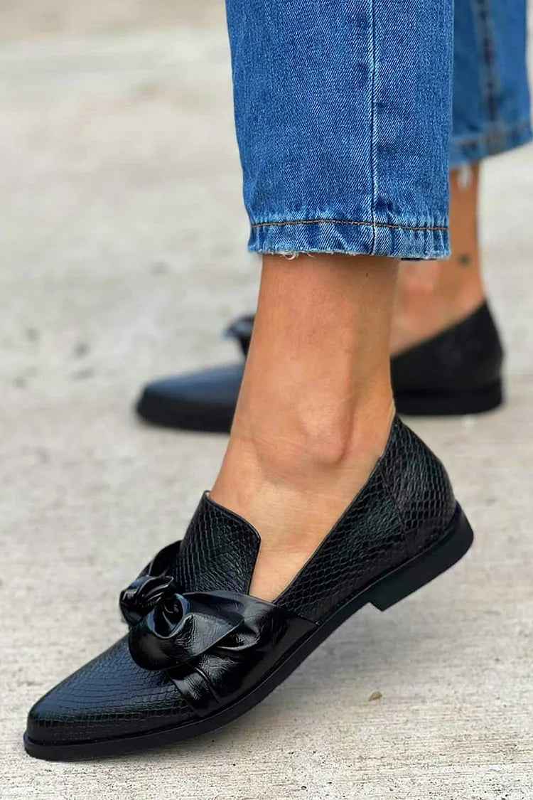 Guusje - Dames mocassins met glanzende strik en puntige neus