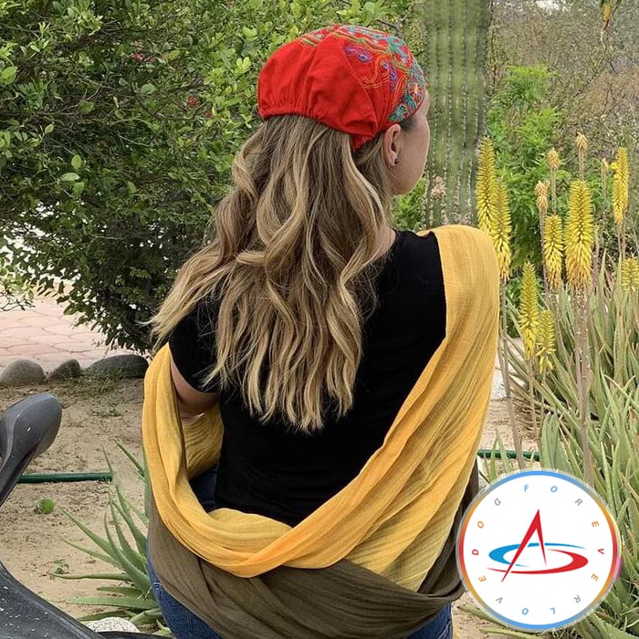 Ravelle - Handgeborduurde Bandana's en Petten met Kleurrijke Motieven