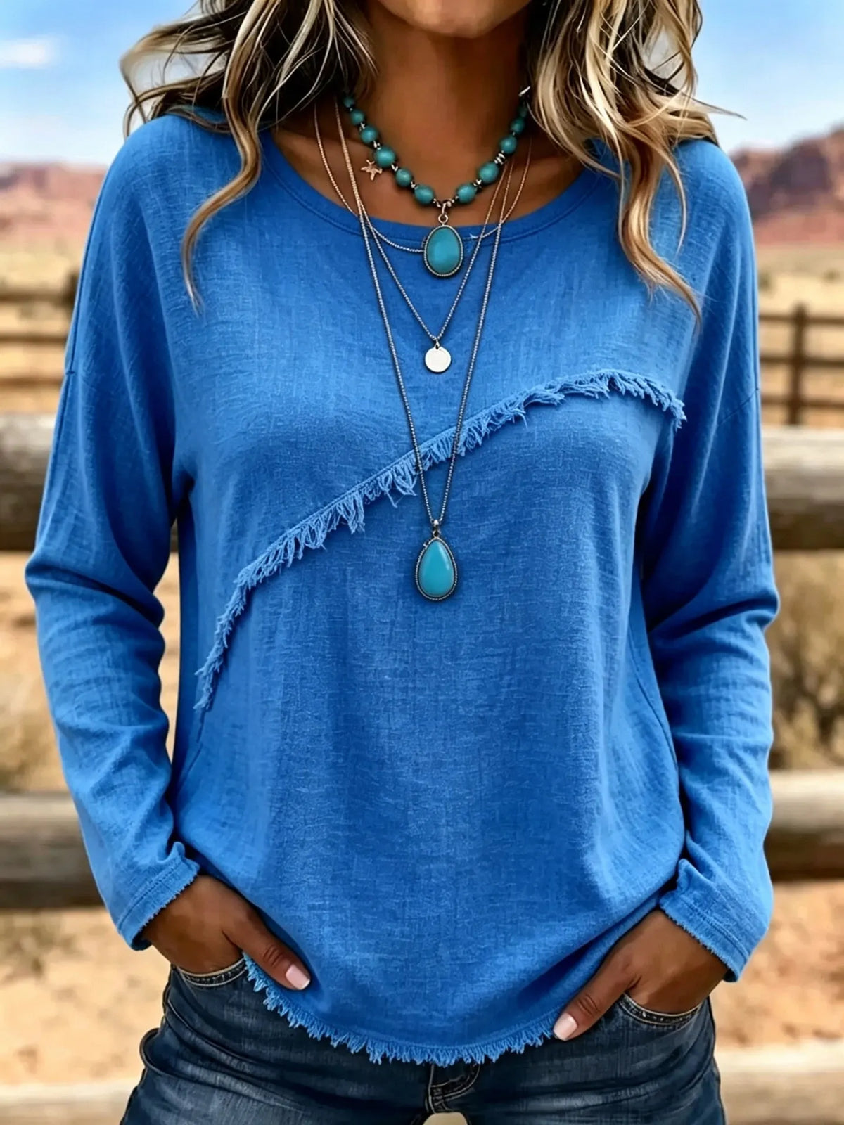 Elsemieke - Vintage damesblouse met ronde hals en franjes