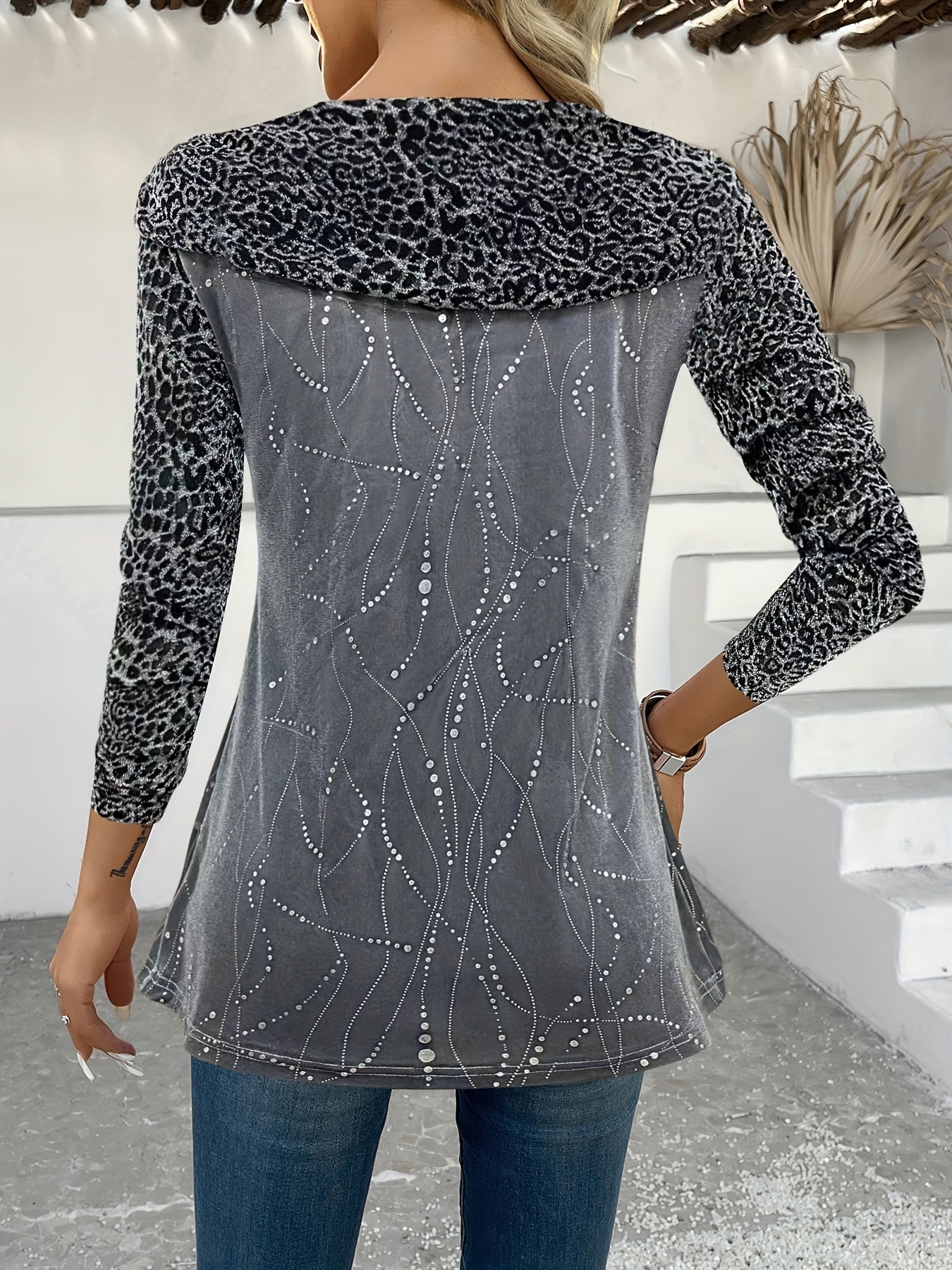 Lunessavine - Elegante Off-Shoulder Blouse met Subtiele Details