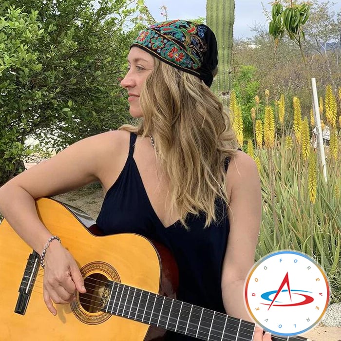 Ravelle - Handgeborduurde Bandana's en Petten met Kleurrijke Motieven