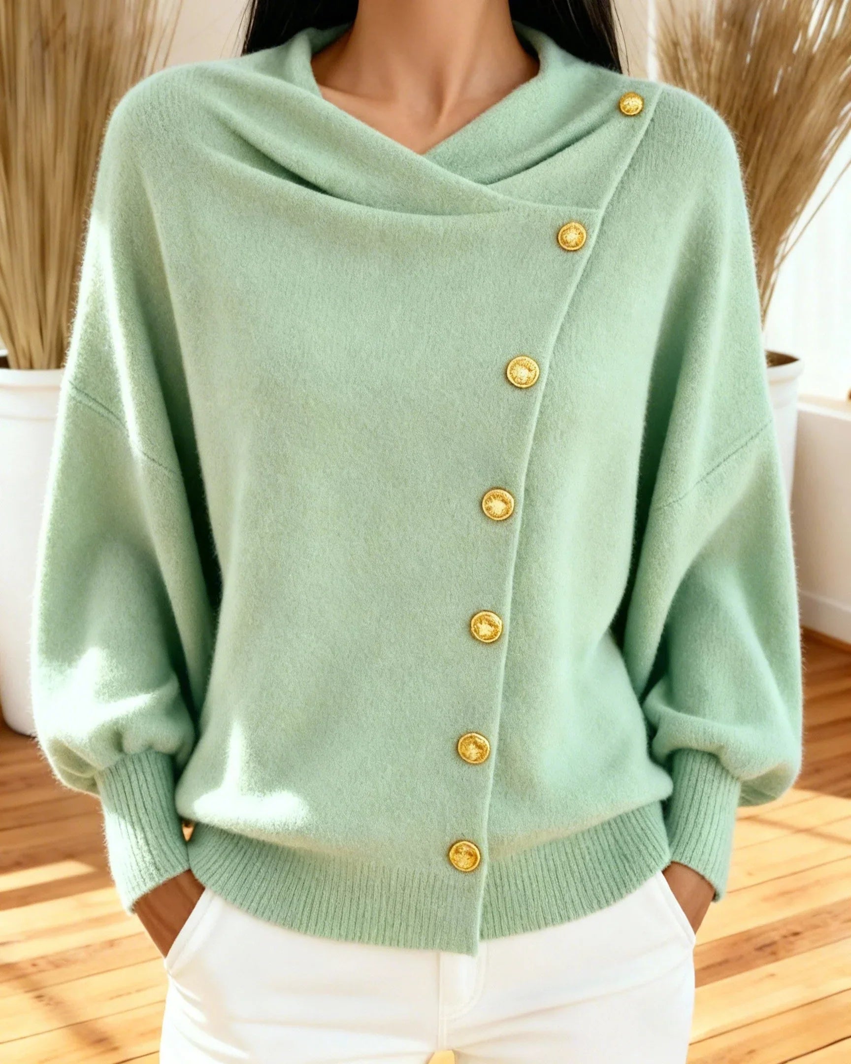 Isavellora - Elegante Drapé Trui met Gouden Knopen