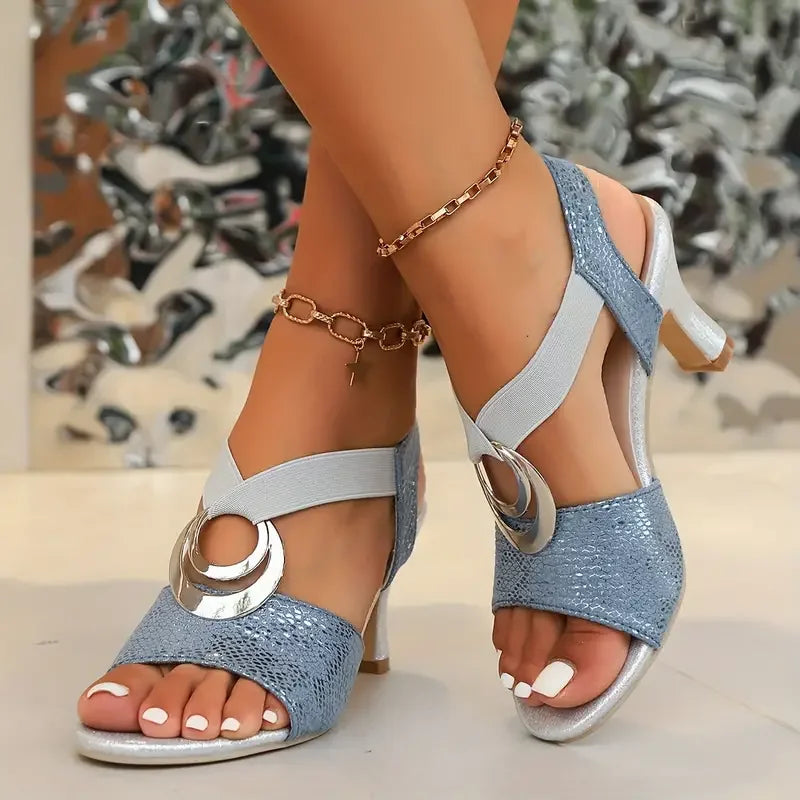 Tavisha - Elegante pumps met decoratieve gesp