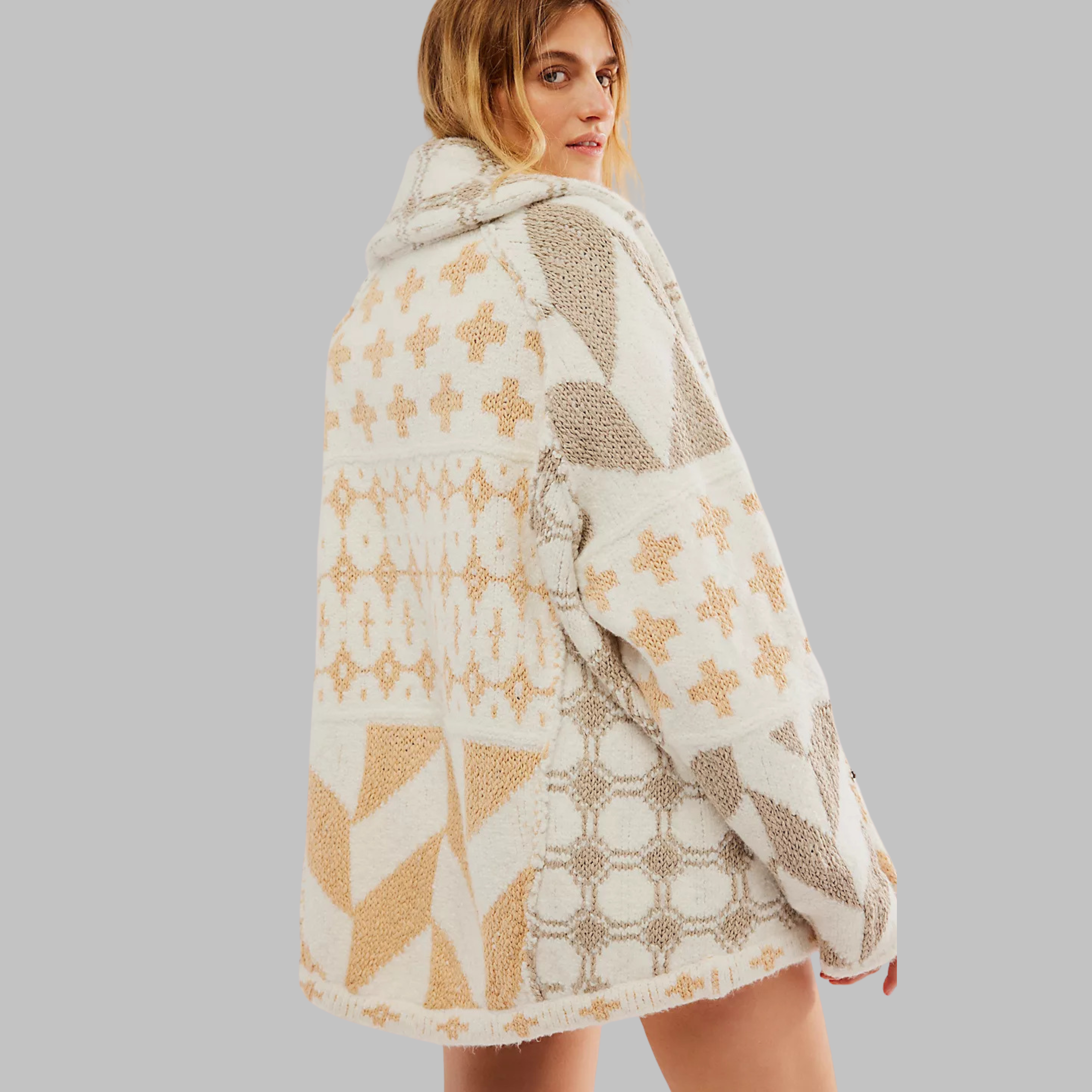 Quenalya - Oversized Cardigan met Vintage Knopkraag
