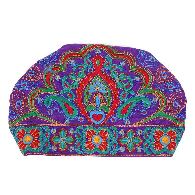 Ravelle - Handgeborduurde Bandana's en Petten met Kleurrijke Motieven