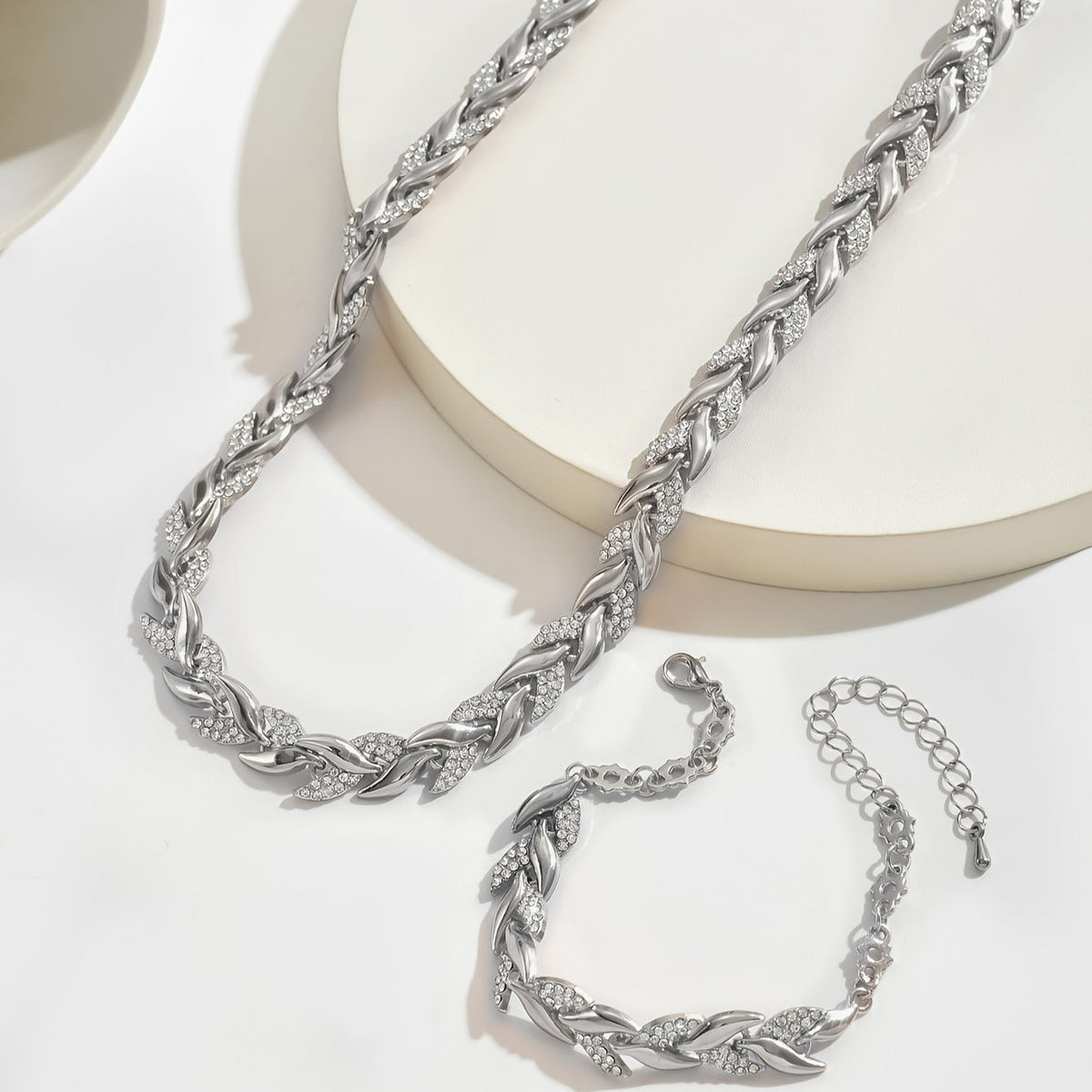 Avelynora - Elegante Marine Staart Pendant