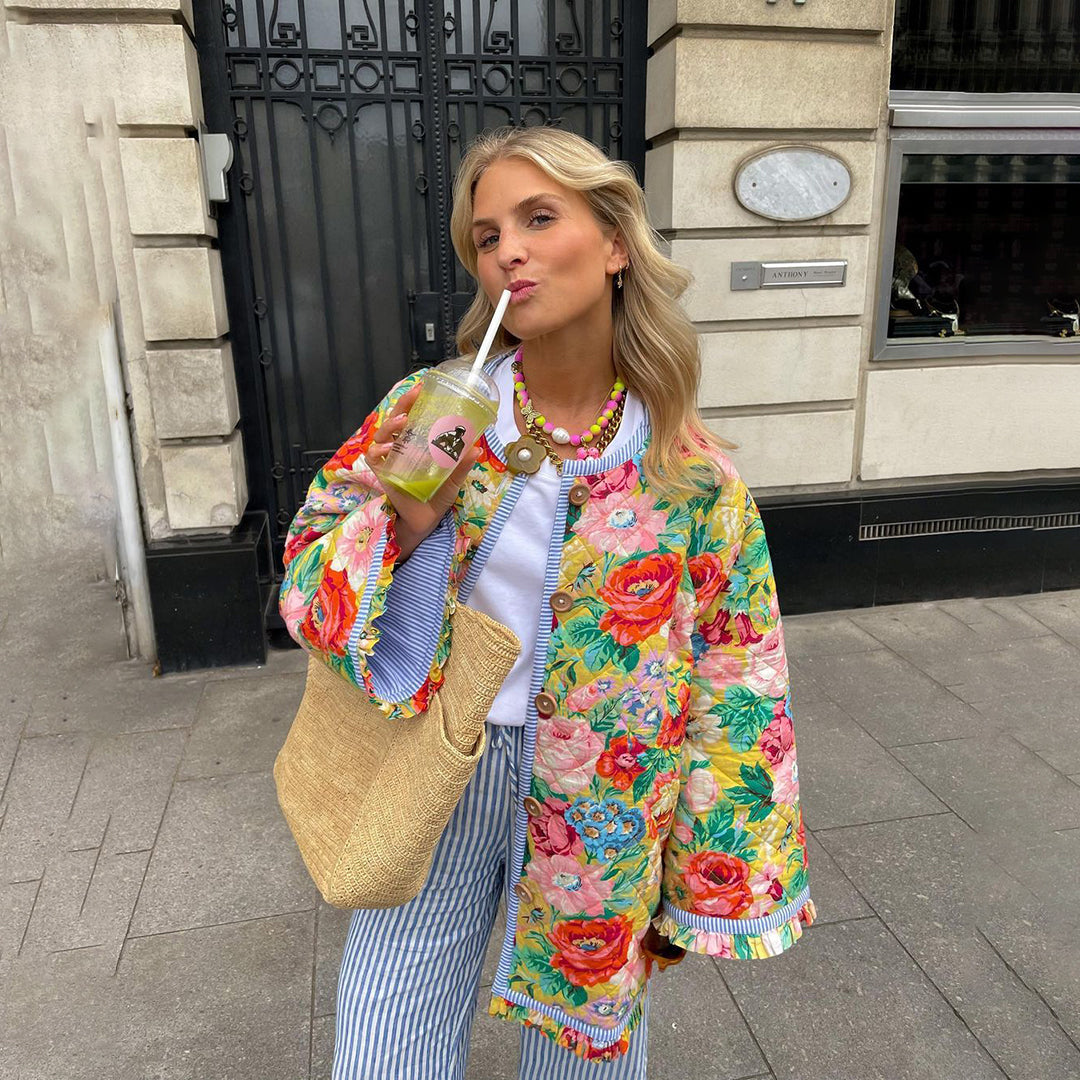 ColorCascade - Stijlvolle jas voor het aankomende seizoen