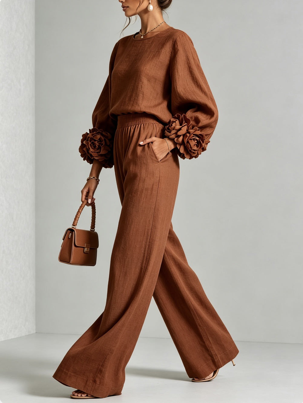 Marloes - Vrouwen tweedelig ensemble met elegante bloemenmouwen