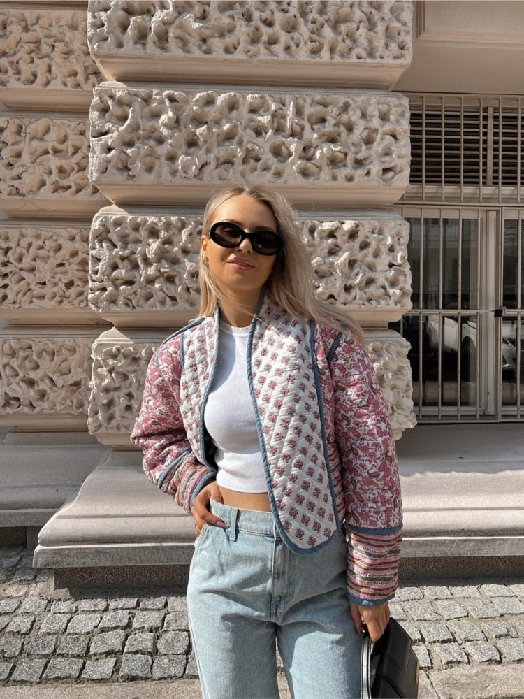 Mia- Twee Unieke Looks, één Stijl!