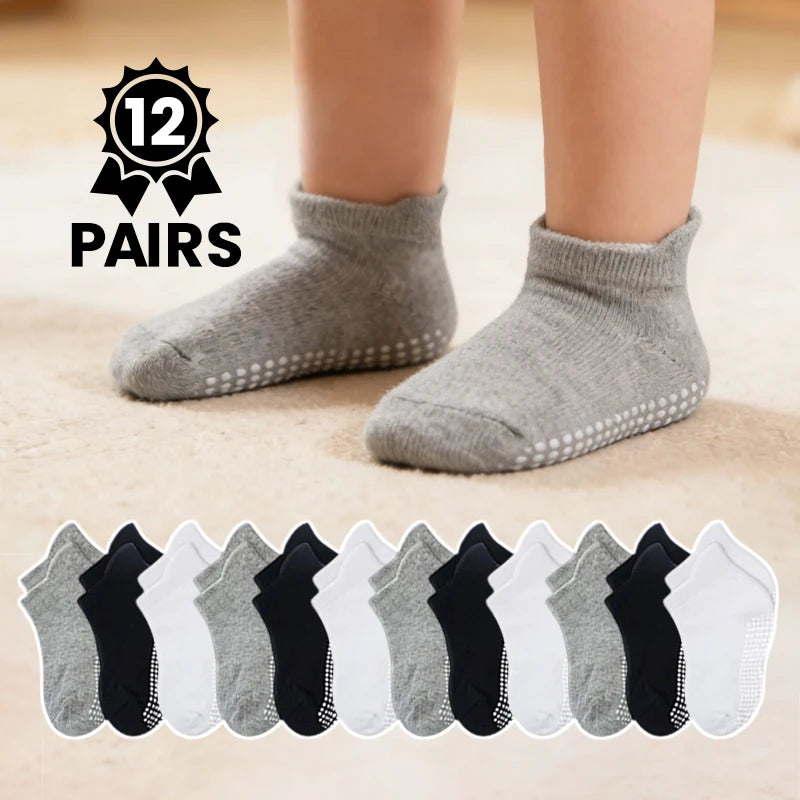 12 paires de chaussettes antidérapantes noires, blanches et grises pour tout-petits apprenant à marcher, chaussettes antidérapantes pour bébés