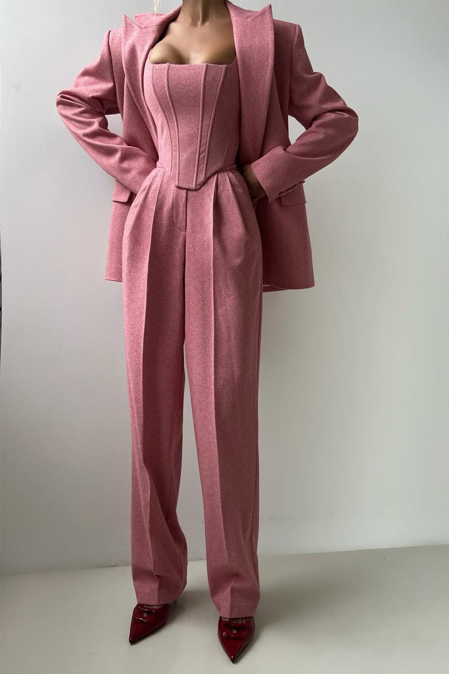 Renata - driedelige set met top, pantalon en blazer
