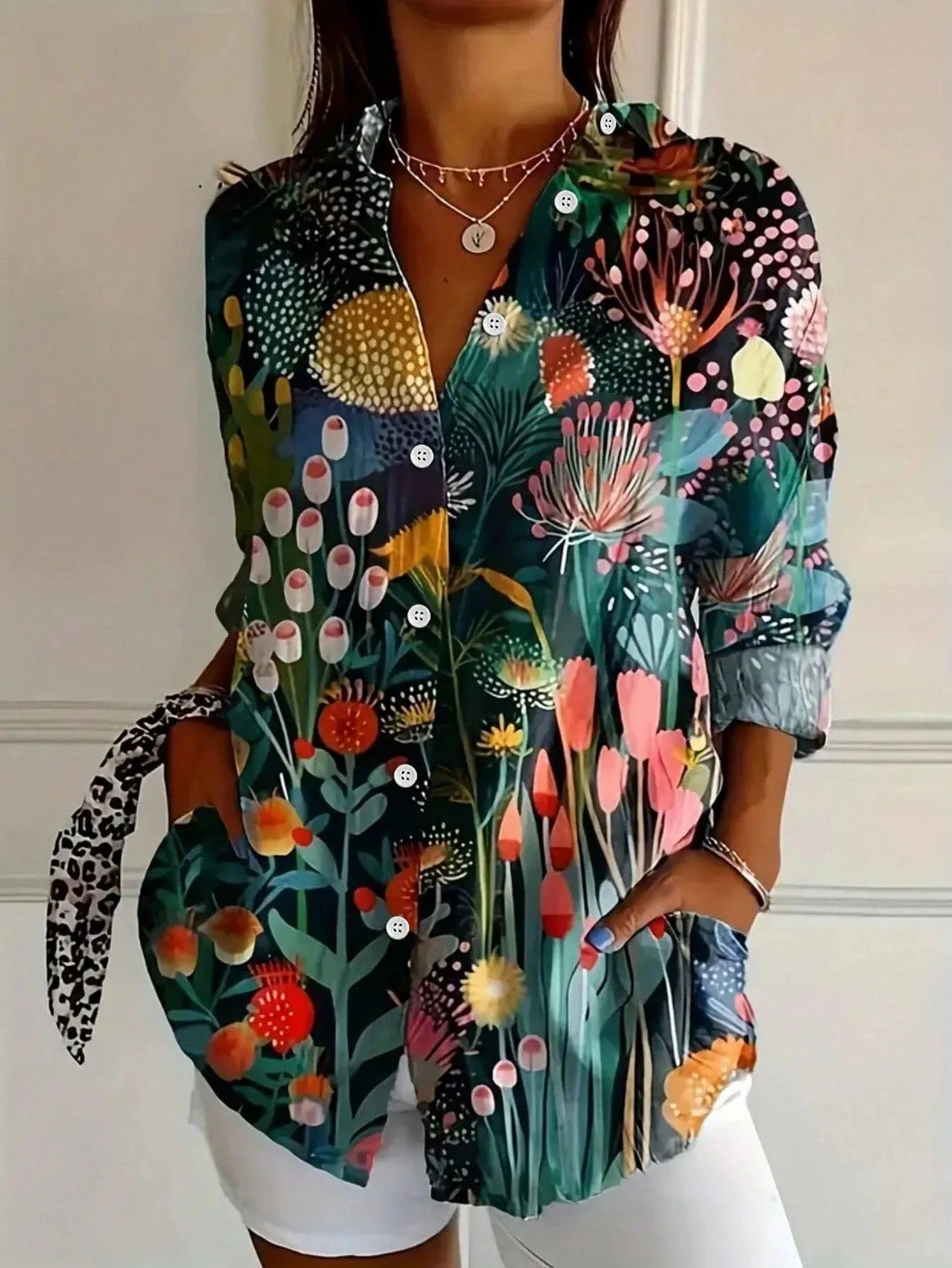Myzelle - Vrouwelijke blouse met lange mouwen, V-hals, knoopsluiting, elegant