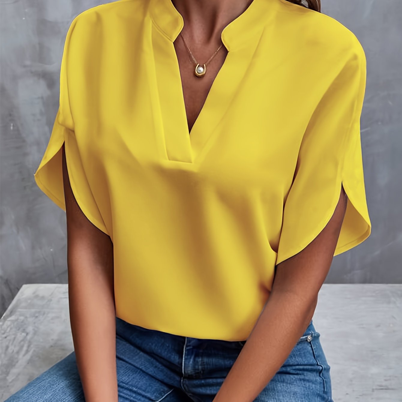 Kiana - Blouse Unicolore met Col en V