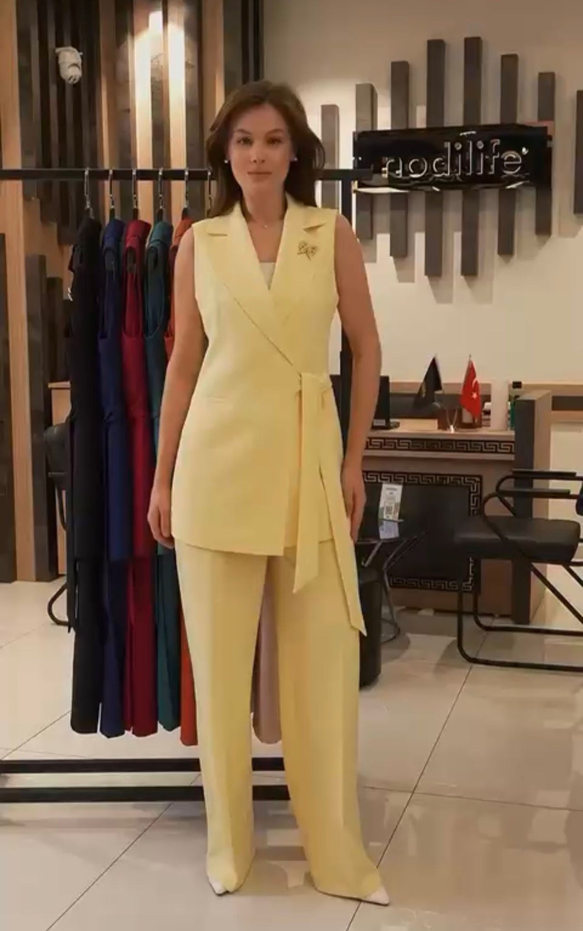 Fynellea - Elegante Mouwloze Vrouwen Set Met Brede Taillebroek