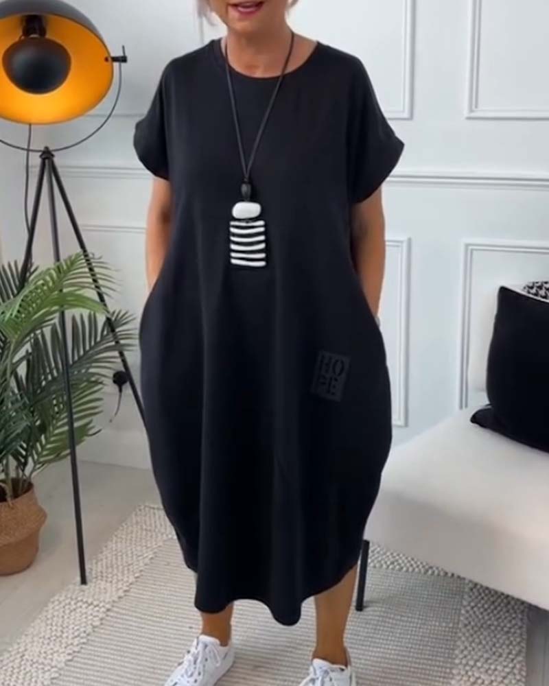 Marie - Casual jurk met korte mouwen en letterprint