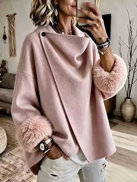 Lammie - Dames drapeerjas met faux fur manchet