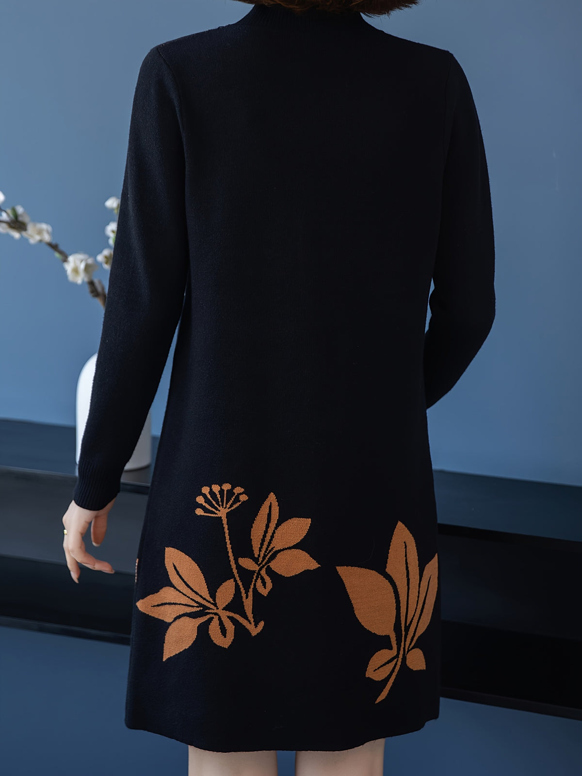 Lourdes - Elegante gebreide bloemenjurk met ronde hals