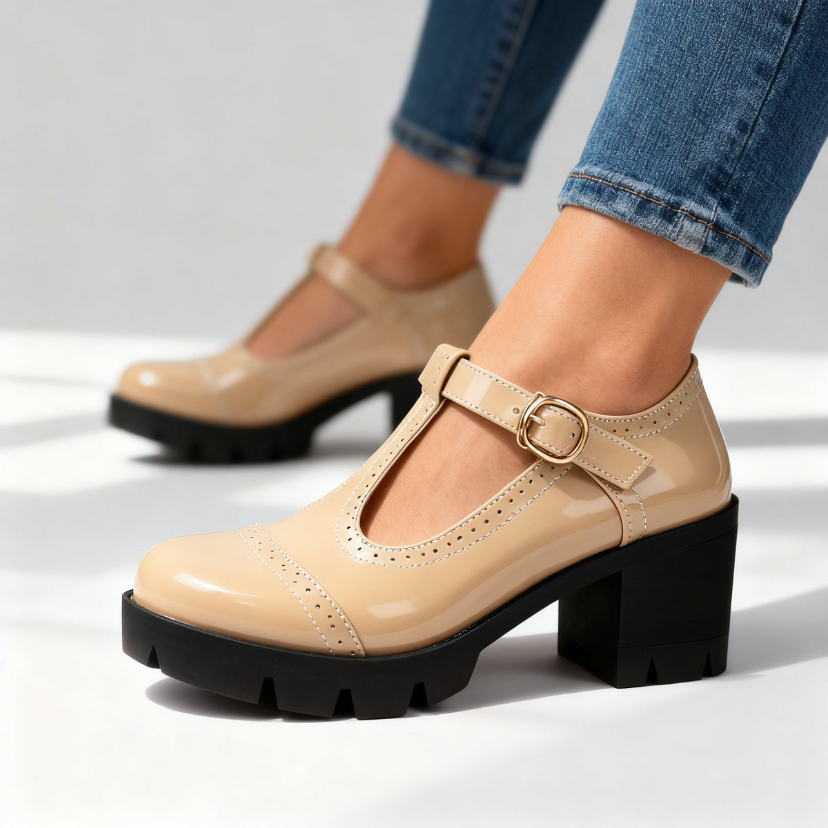 Margje - Dames Brogue Laarzen met Glanzend Leer, Blokhak en T-Band