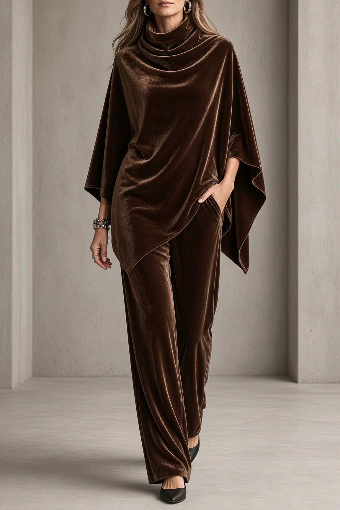 Laurette - Vrouwen set van fluweel met gedrapeerde poncho