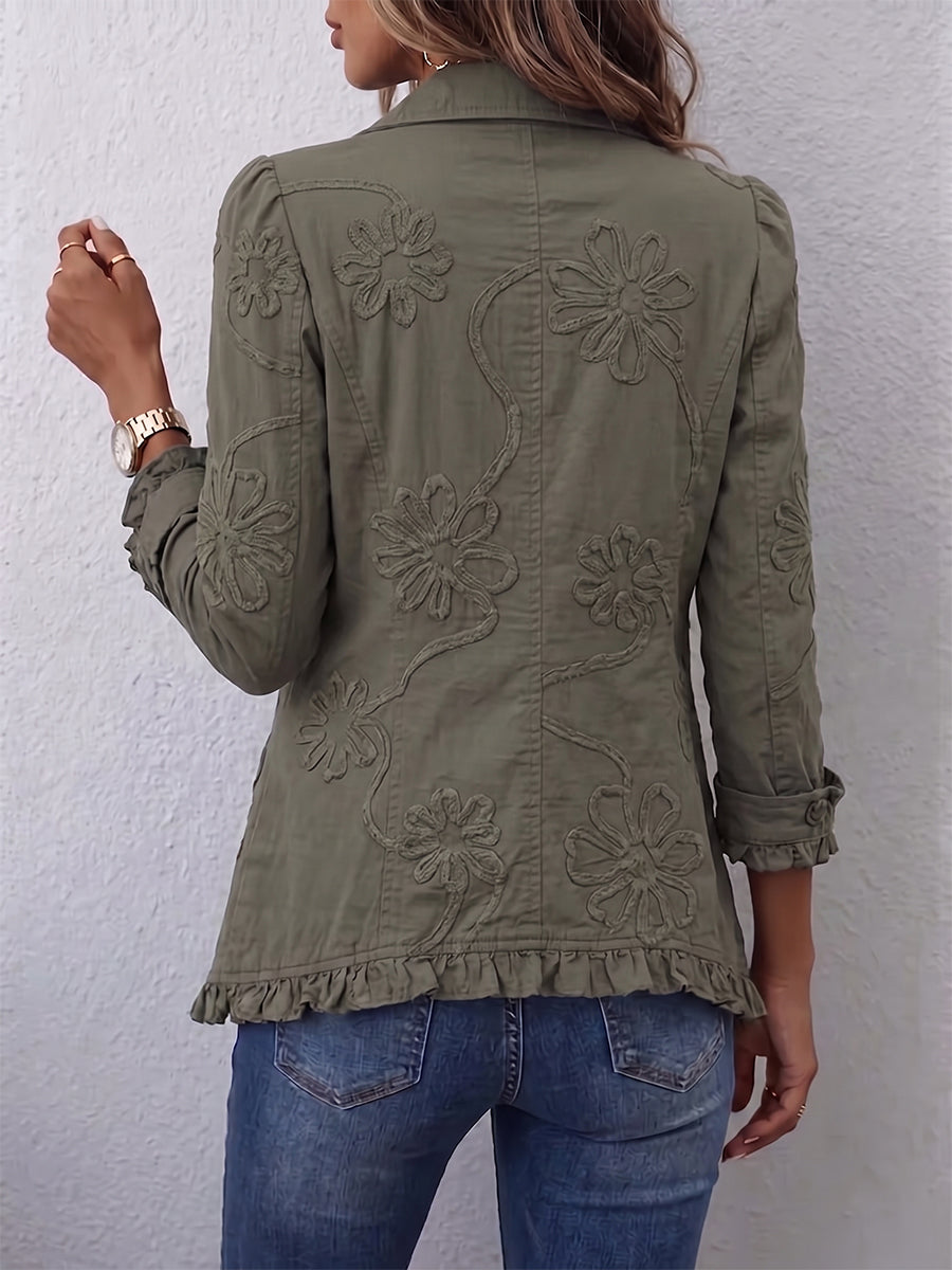 Harriet - Vrouwenjas met borduursels, ruffles en decoratieve knopen