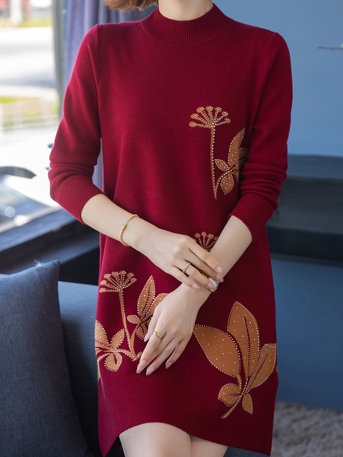 Lourdes - Elegante gebreide bloemenjurk met ronde hals