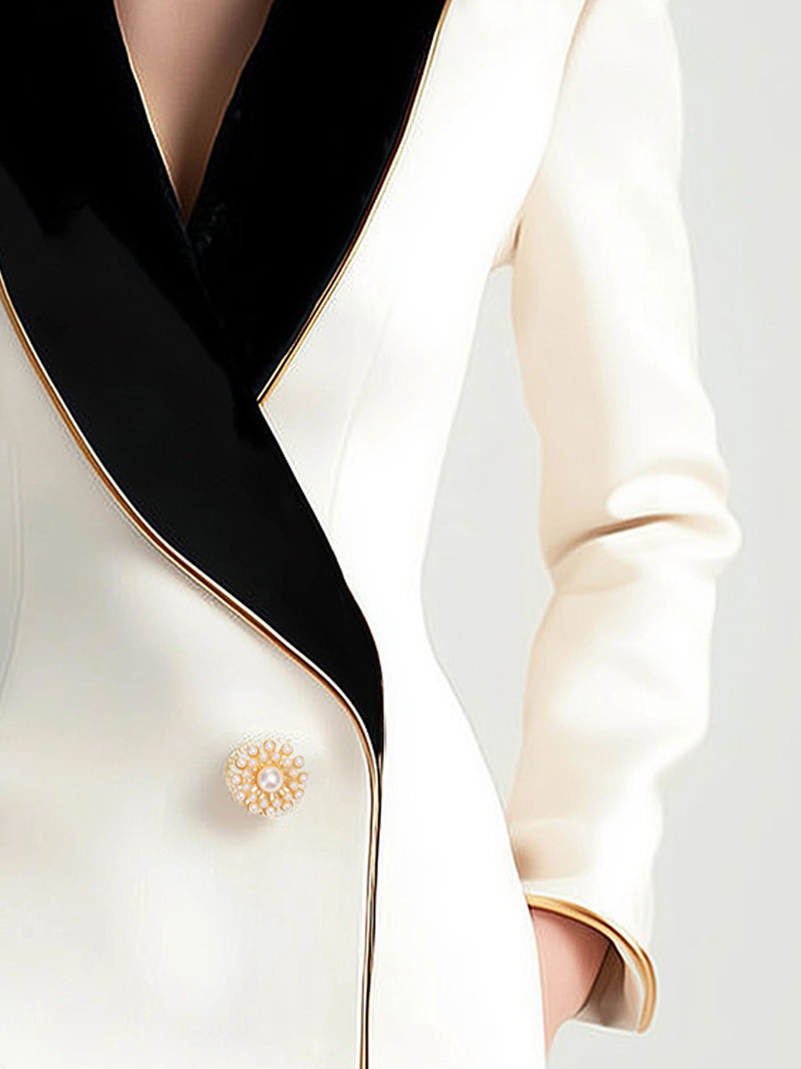 Kaenisse - Elegante Witte Asymmetrische Blazer met Zwarte Revers