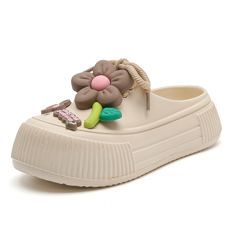 Auralie - Ademende pantoffels met bloemendecoratie