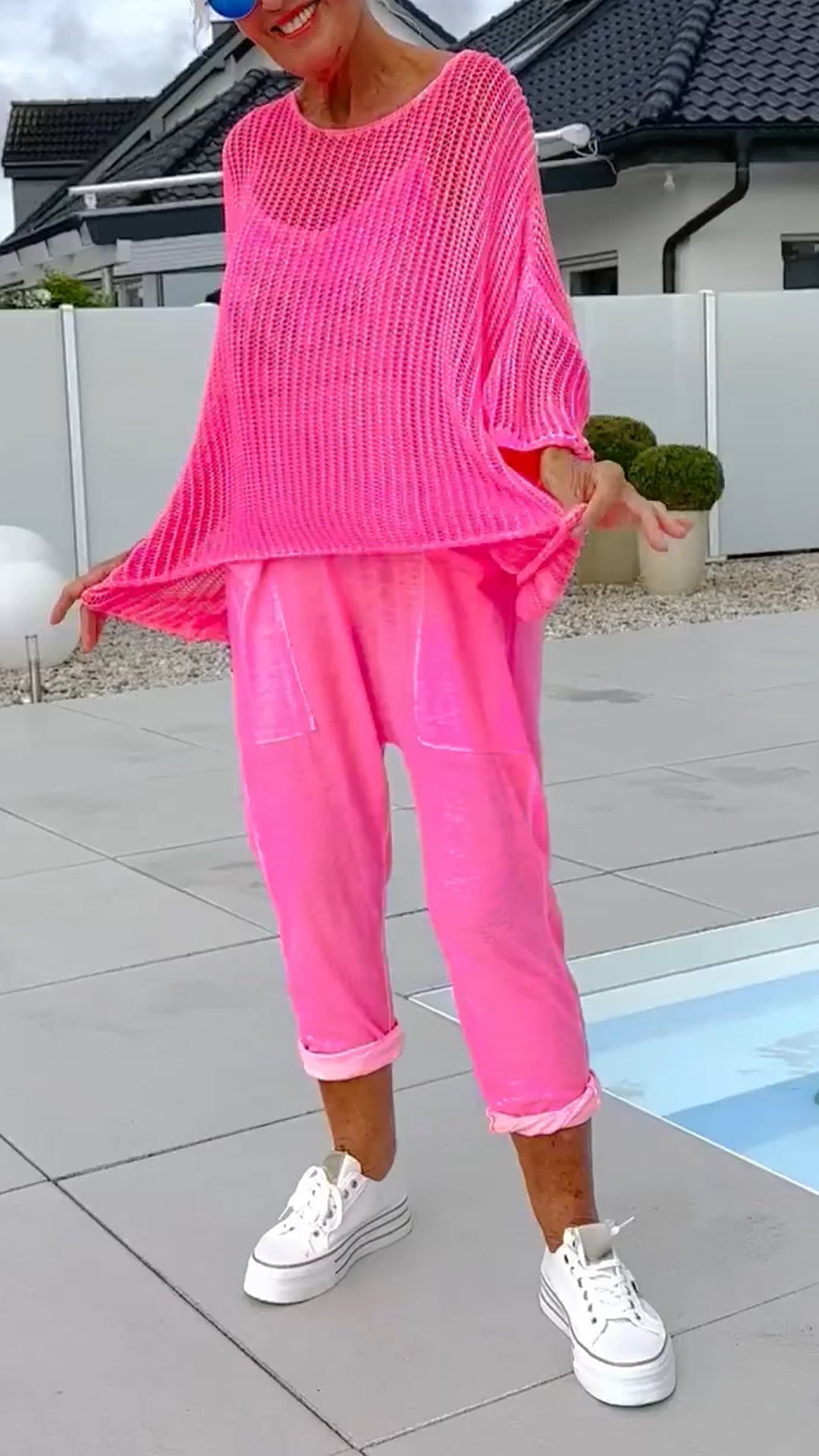 Seraphira - Casual jumpsuit met monogramprint en opengewerkte blouse