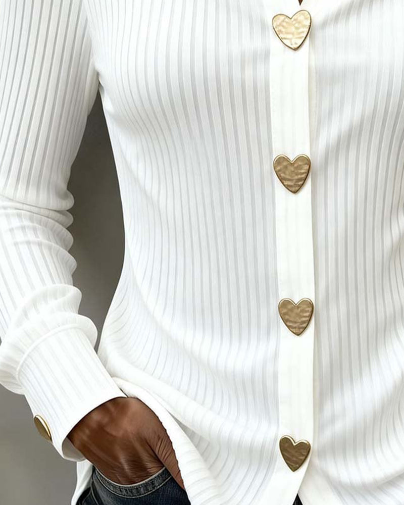 Halyra - Elegante Hartvormige Knopblouse