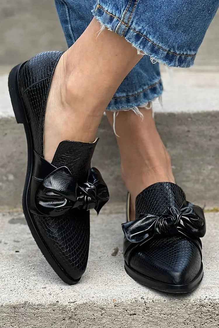 Guusje - Dames mocassins met glanzende strik en puntige neus