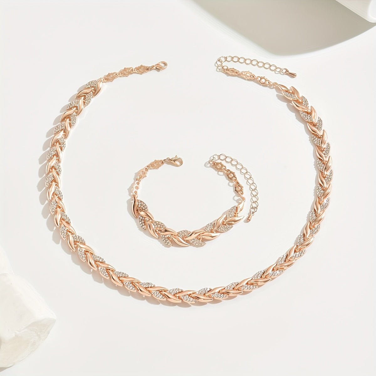 Avelynora - Elegante Marine Staart Pendant