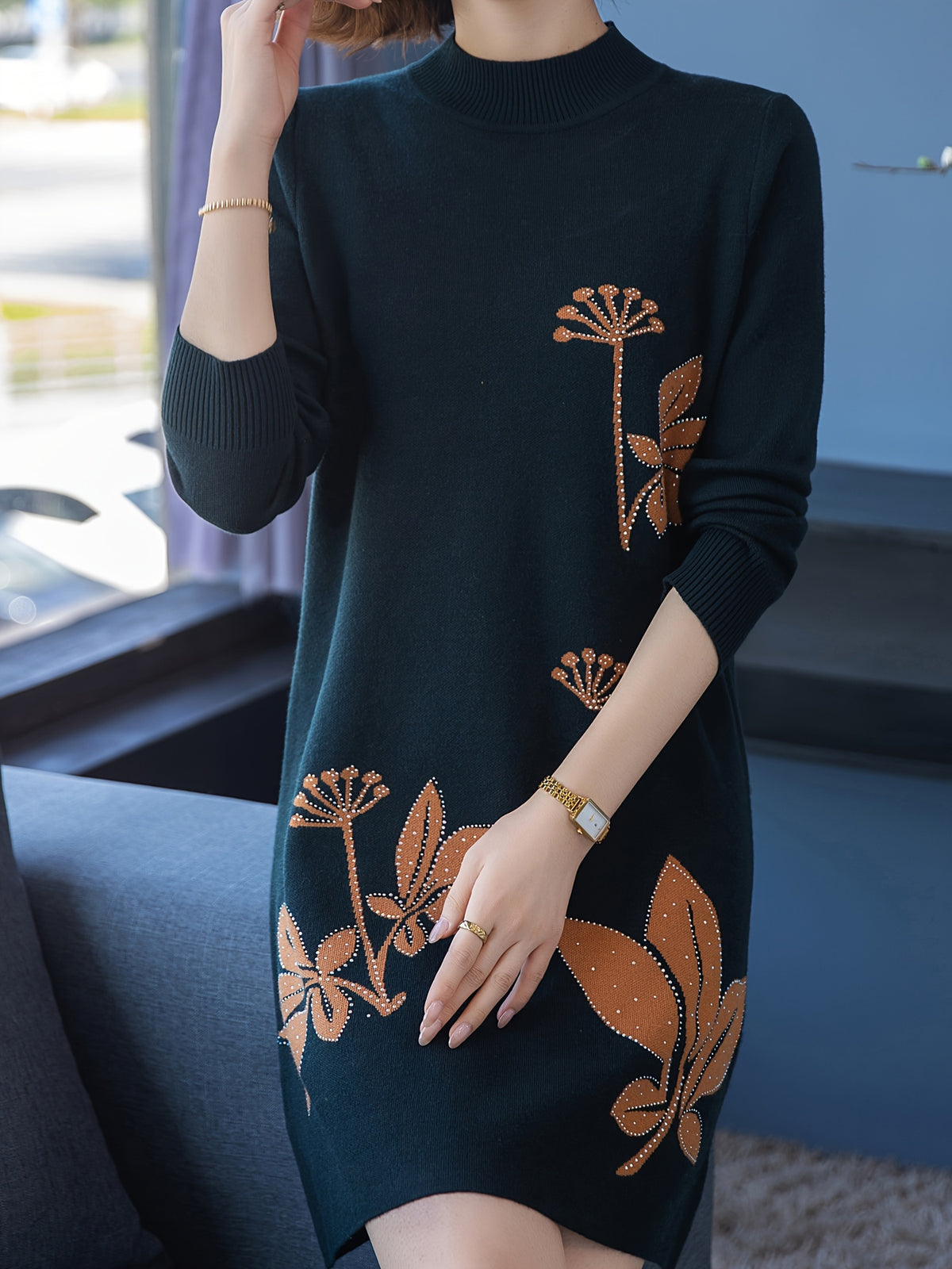 Lourdes - Elegante gebreide bloemenjurk met ronde hals
