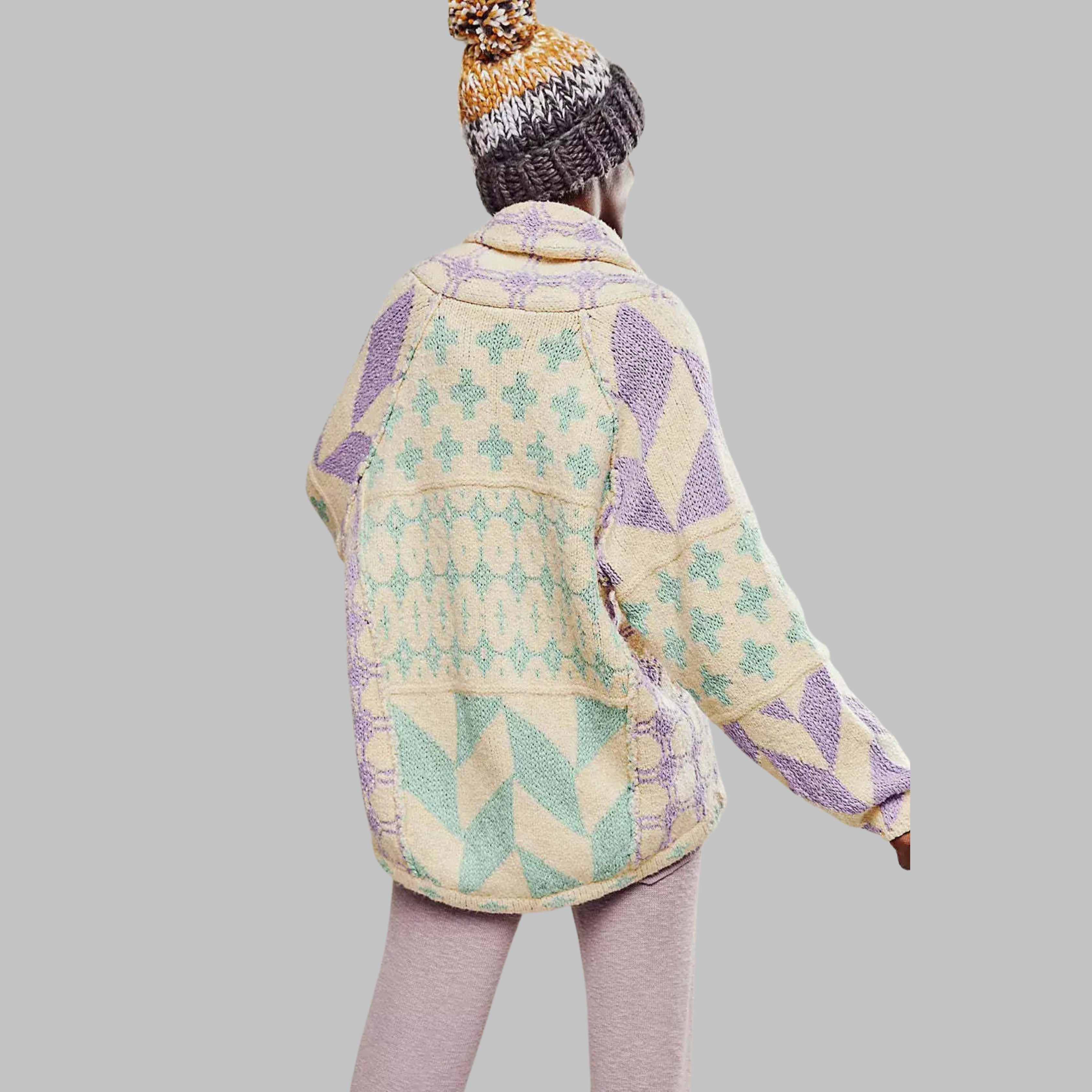 Quenalya - Oversized Cardigan met Vintage Knopkraag