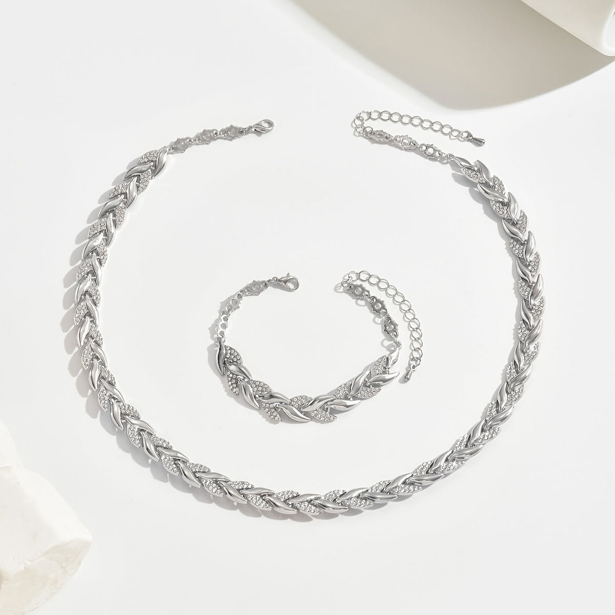 Avelynora - Elegante Marine Staart Pendant