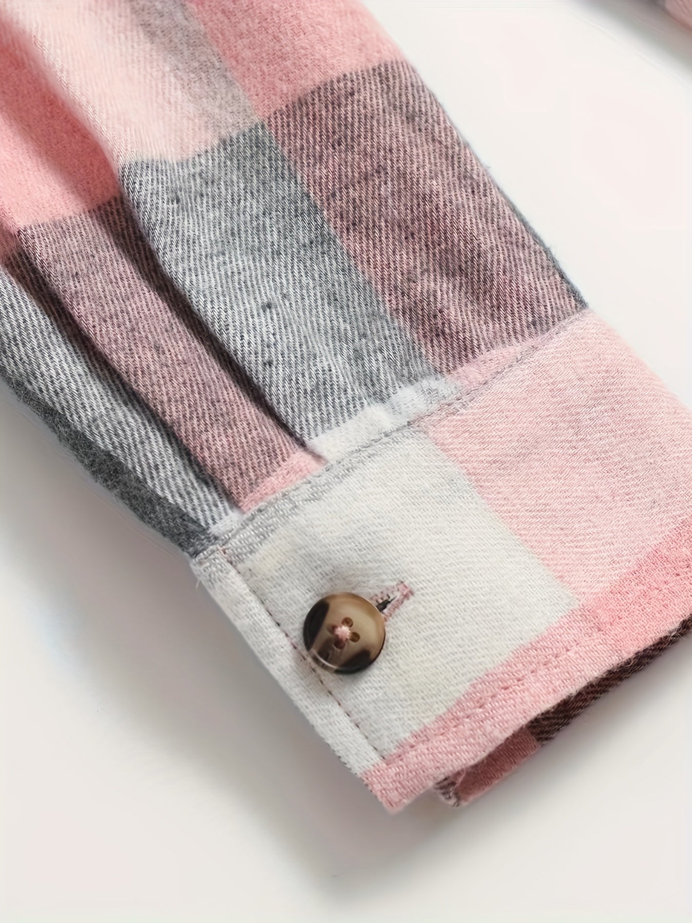 Falina - Vrouwenblouse met ruitjes, knopen en zakken