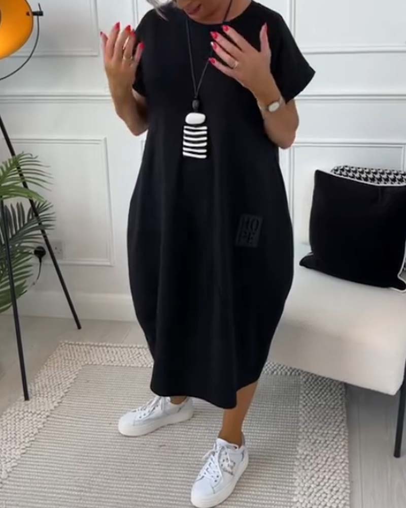 Marie - Casual jurk met korte mouwen en letterprint