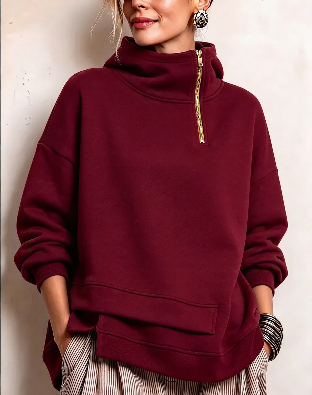 Janine - Dames sweat met hoge kraag, rits en asymmetrische zoom