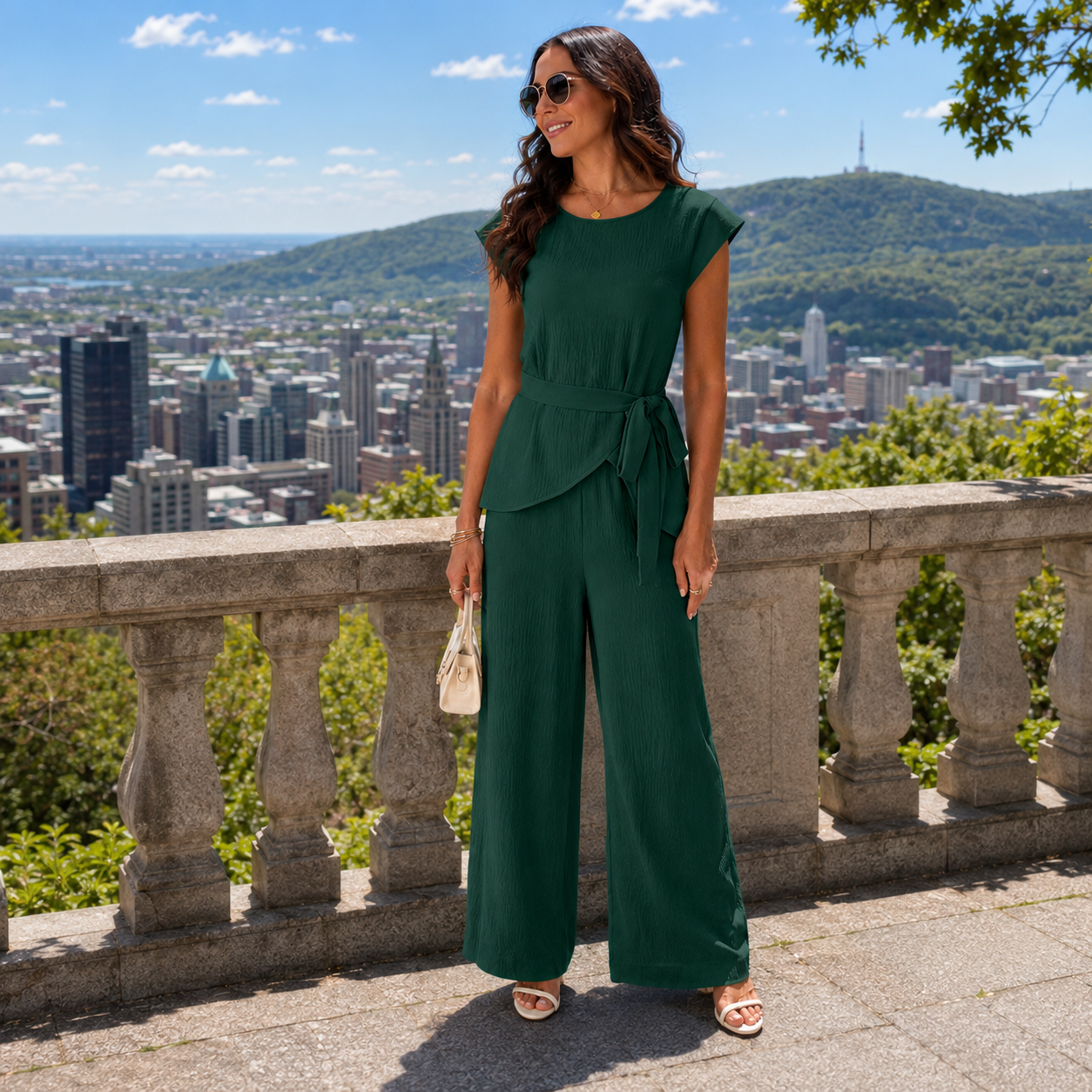 Bevoria - Chique damesoutfit met ceintuur en wijde broek