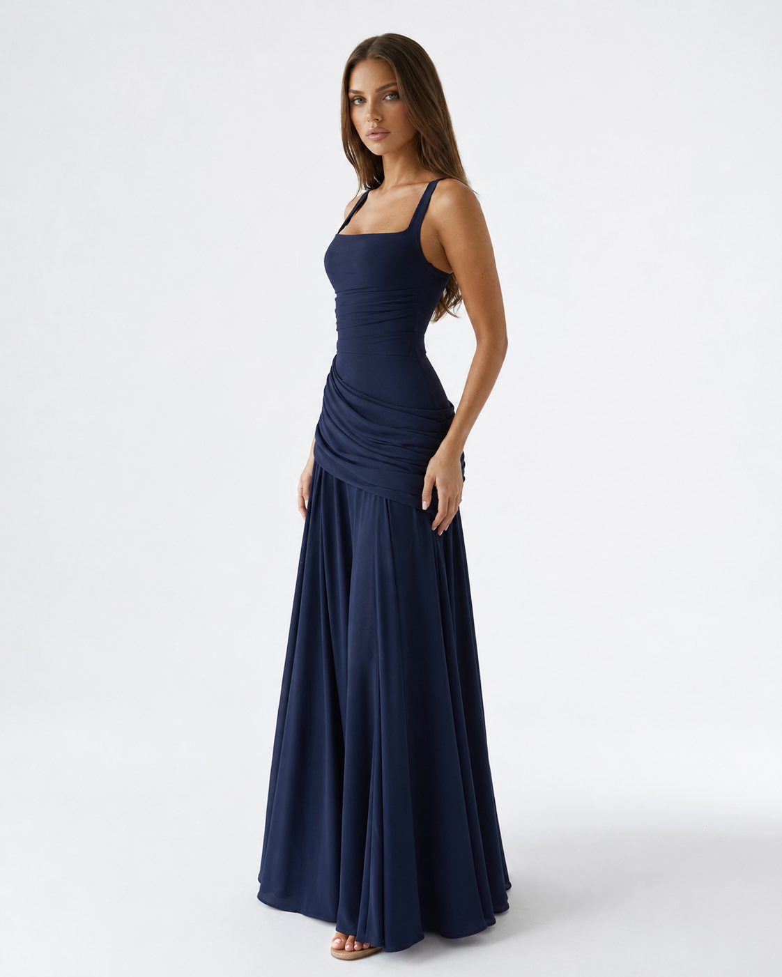 Noreia - Maxi jurk voor dames met een vierkante halslijn en strikdetail op de rug