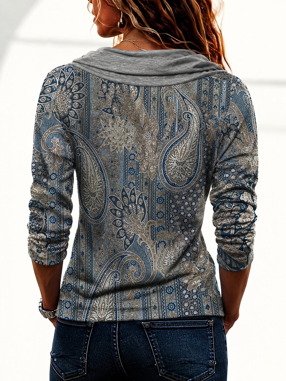 Marije - Dames top met paisleyprint en gedrapeerde knoopkraag