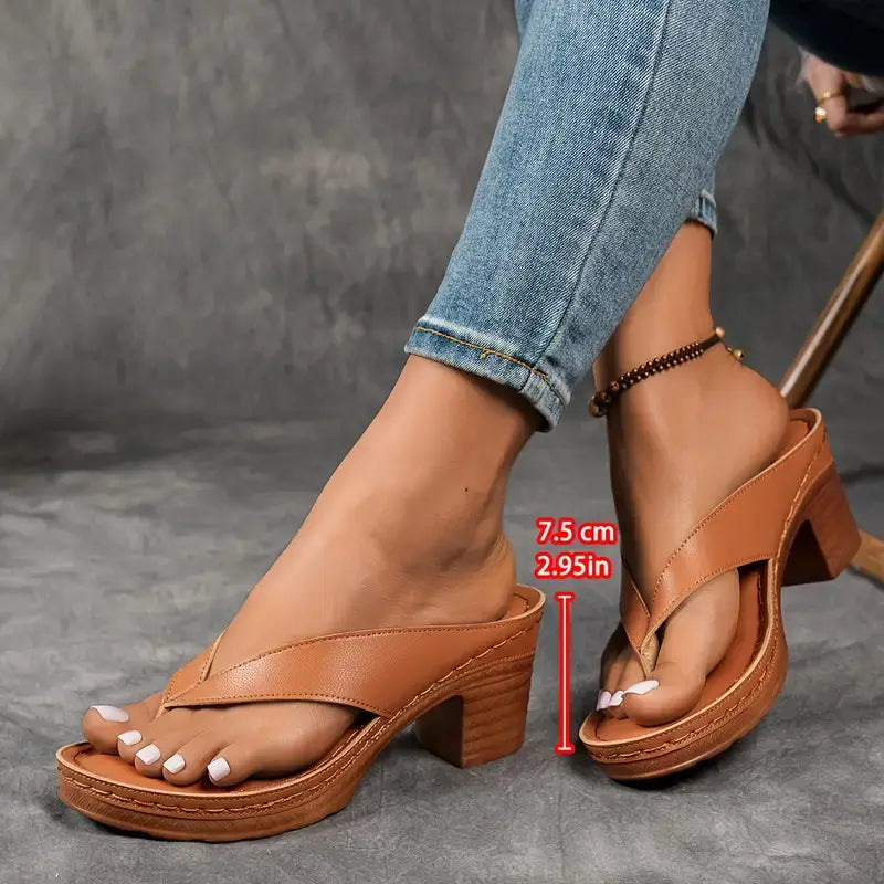 Fynavelle - Dames sandalen met comfortabele hak en elegante ergonomische zool