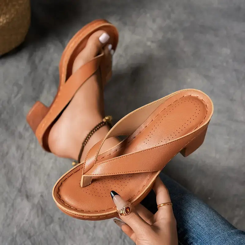 Fynavelle - Dames sandalen met comfortabele hak en elegante ergonomische zool