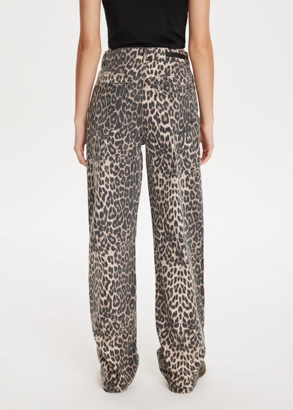 Kim - Leopard Denim Straight Jeans
