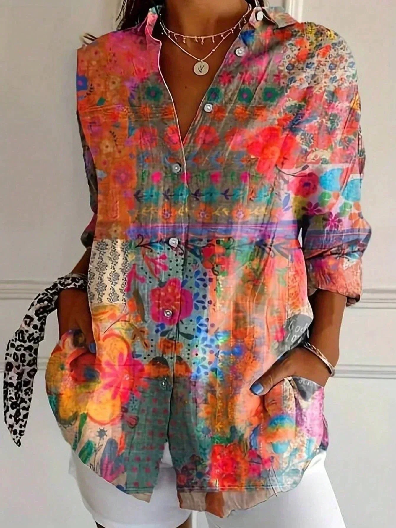 Myzelle - Vrouwelijke blouse met lange mouwen, V-hals, knoopsluiting, elegant