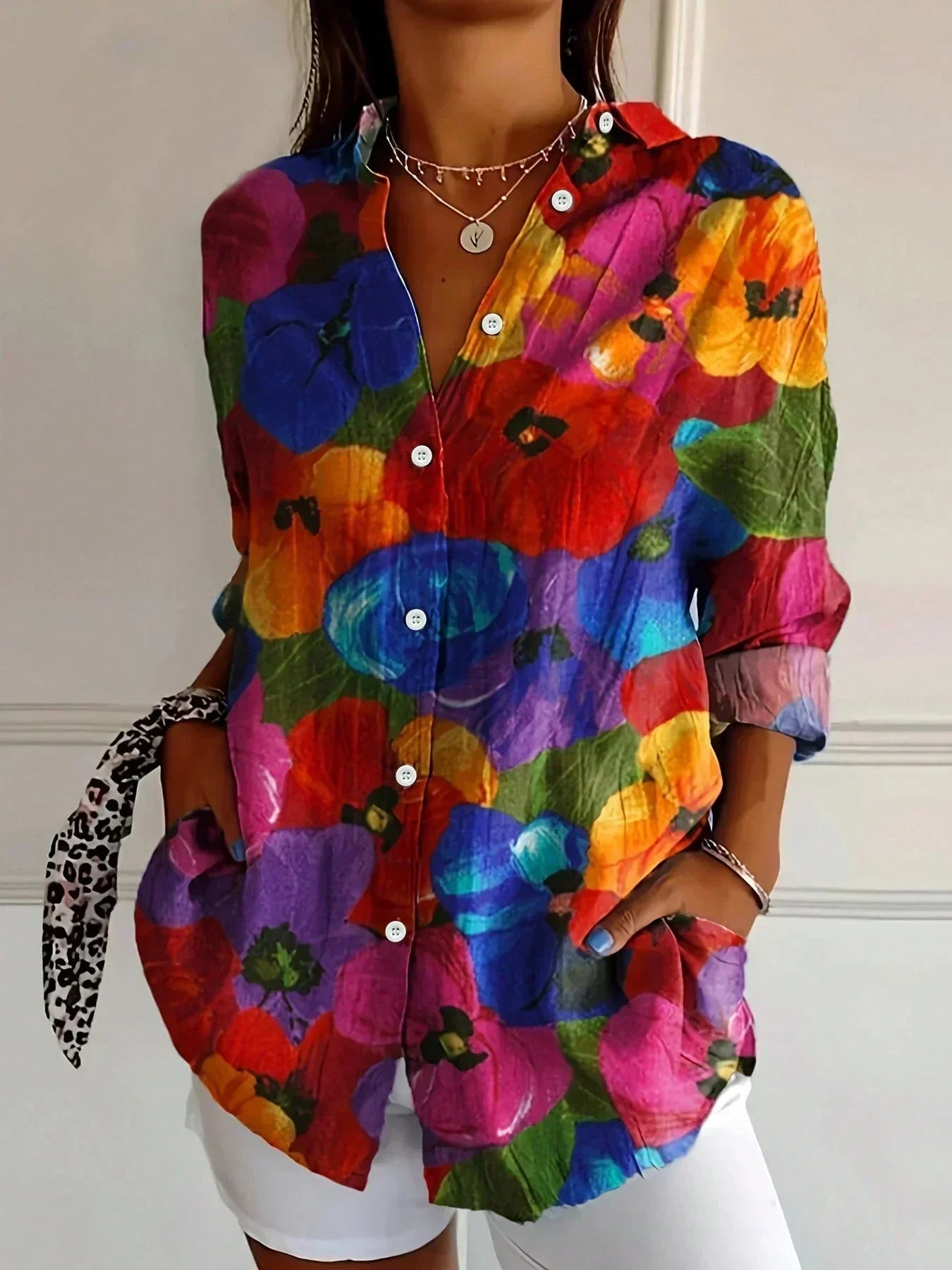 Myzelle - Vrouwelijke blouse met lange mouwen, V-hals, knoopsluiting, elegant