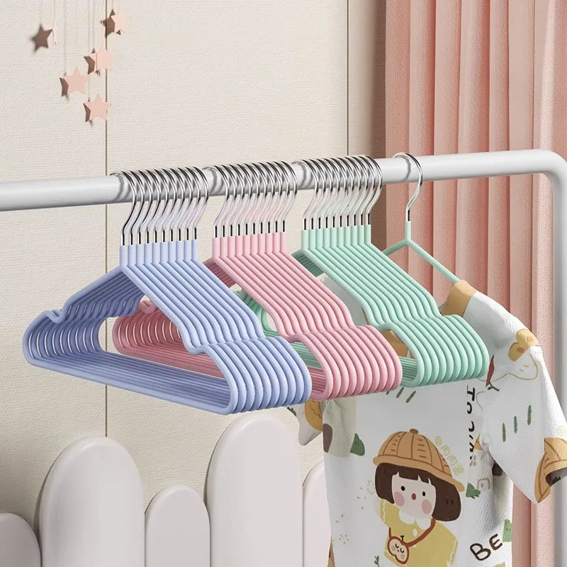 Nano Trace - Cintres antidérapants gratuits pour enfants, porte-vêtements pour bébé enduit de vinyle épaissi, cintres multicolores pour vêtements pour tout-petits