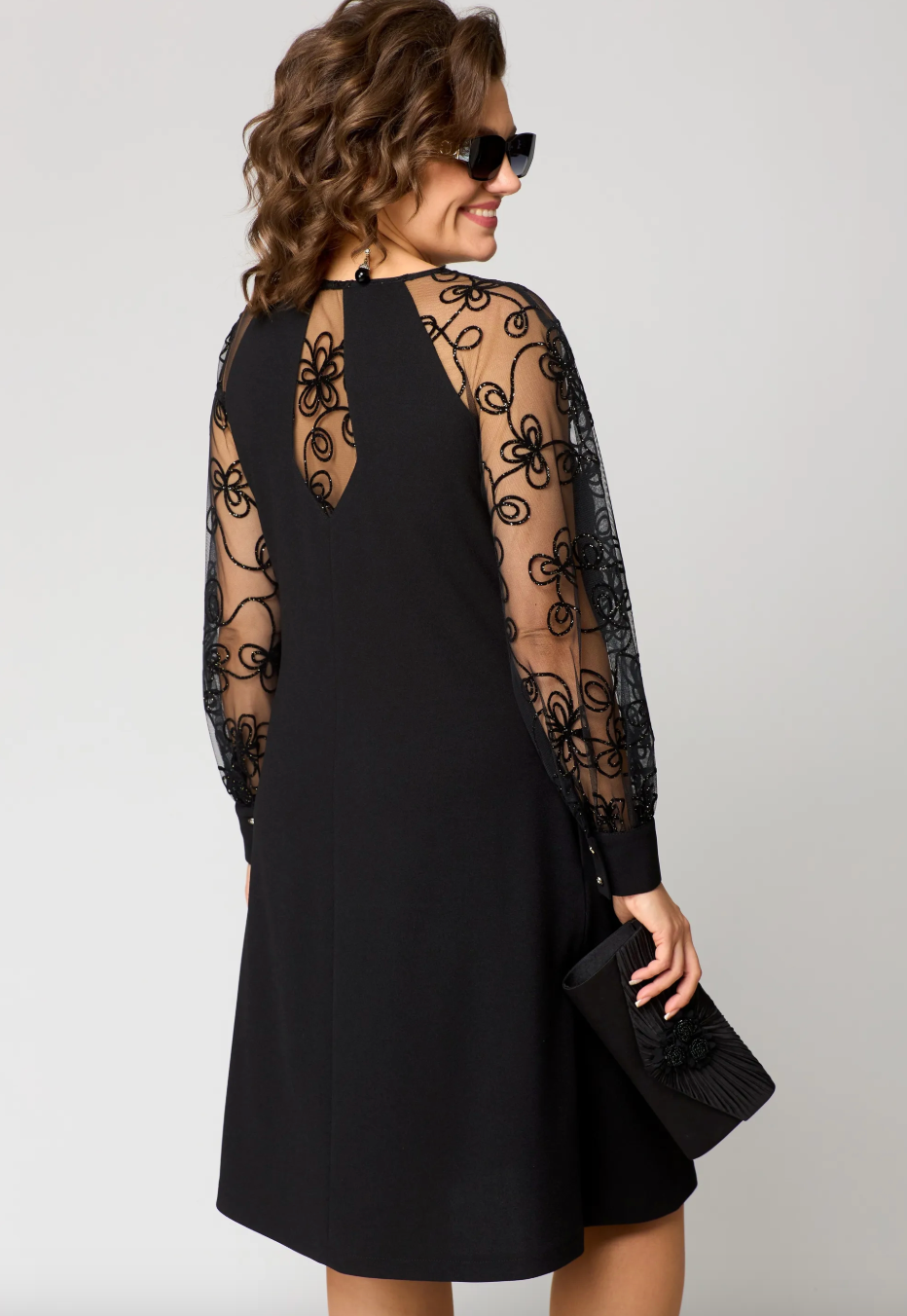 Yvonne - Elegante kanten jurk met een prachtige pasvorm