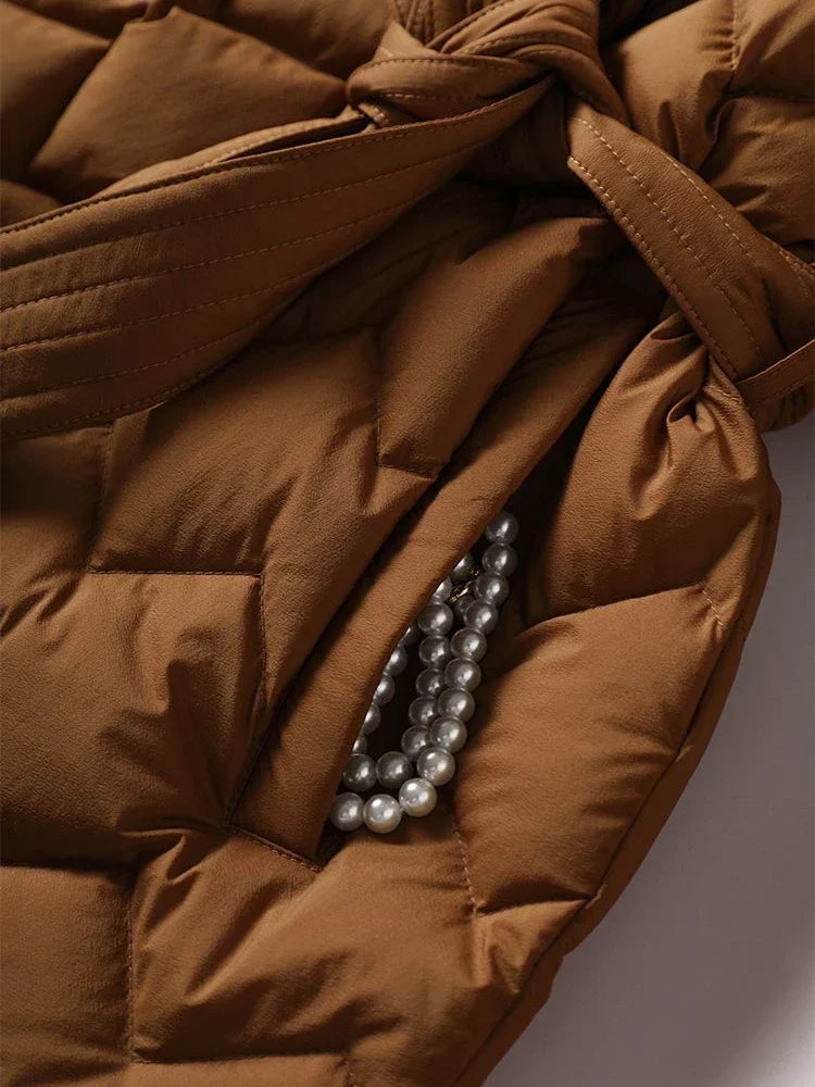 Lise - Elegante gewatteerde donsparka met riem
